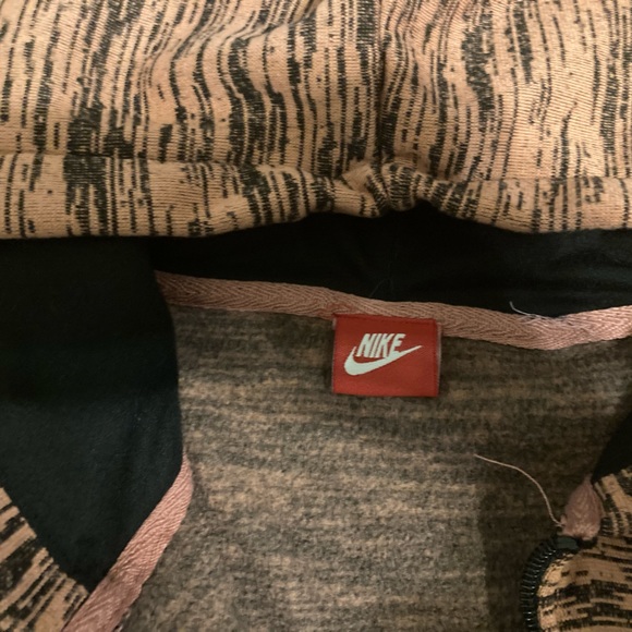 HEAVY 2 TONED (BLACK & CRANBERRY-ish) FITS COMPARABLE TO XL - Picture 3 of 4